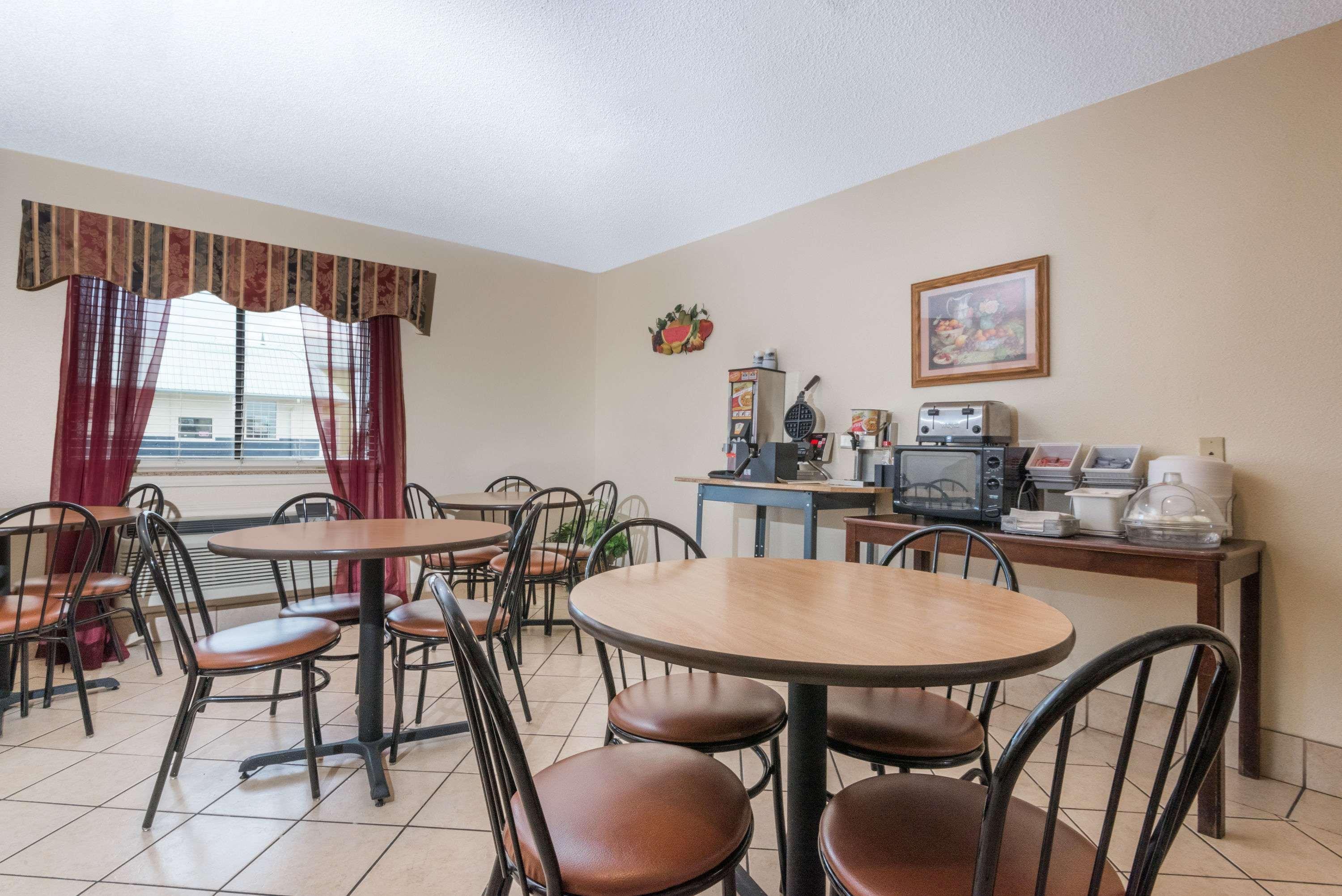 Super 8 By Wyndham Somerset Esterno foto