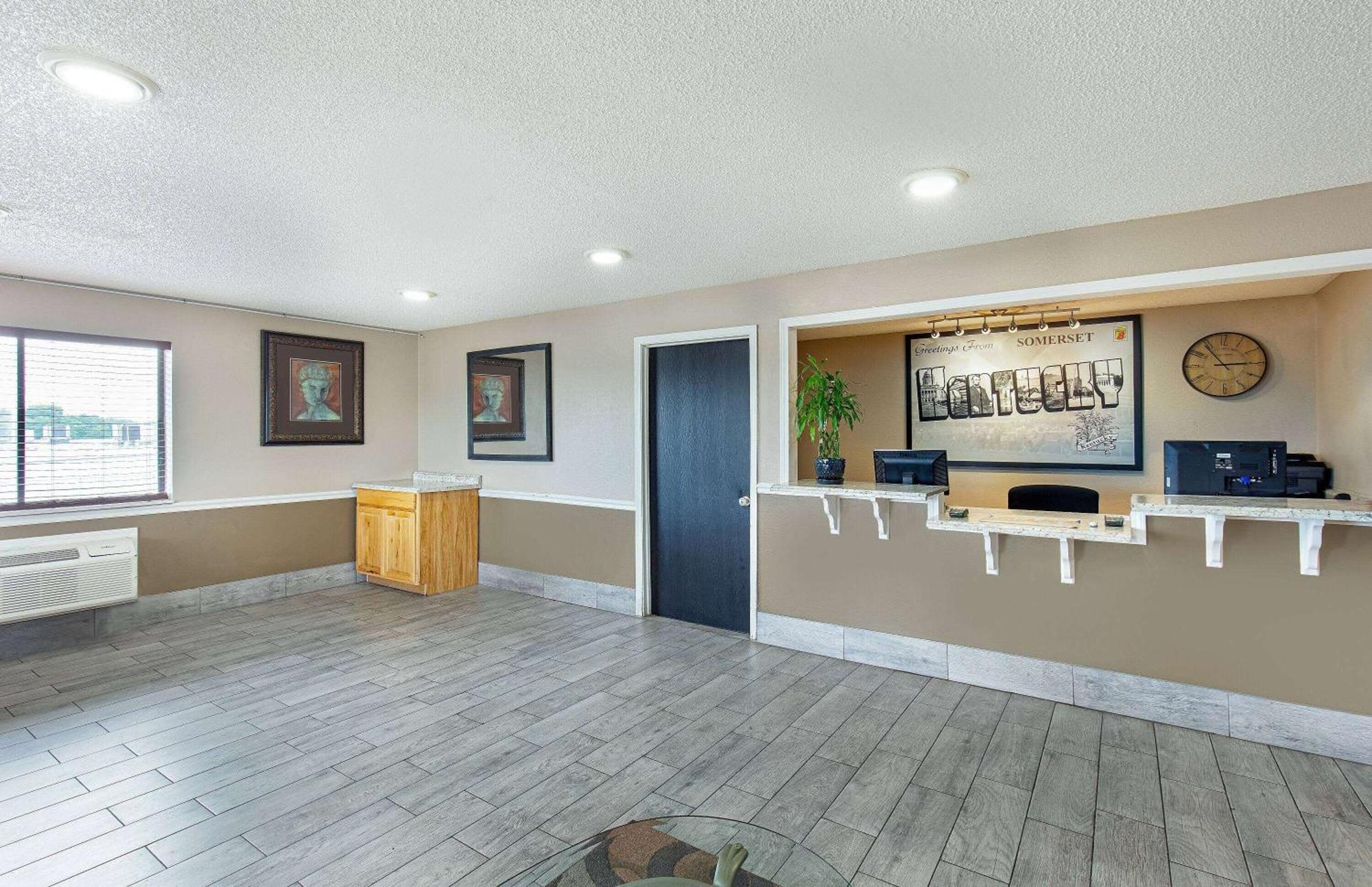Super 8 By Wyndham Somerset Esterno foto